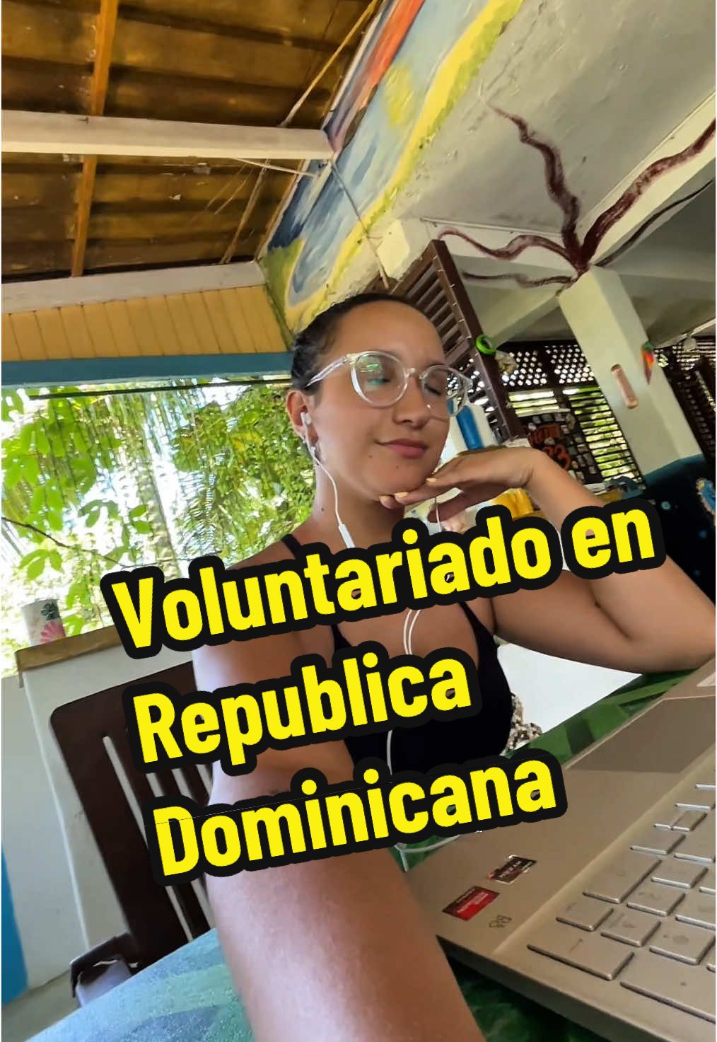 @Cami | Travel & Work
