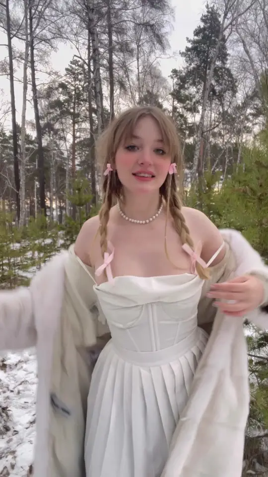 ShyBlanche (@shyblanche) - Urlebird