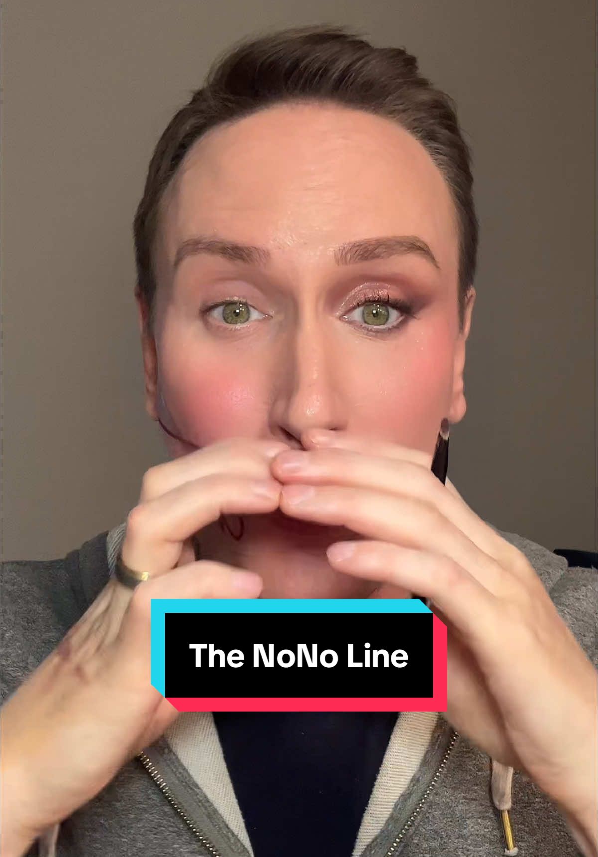@Mister.makeupartist (Trevor)