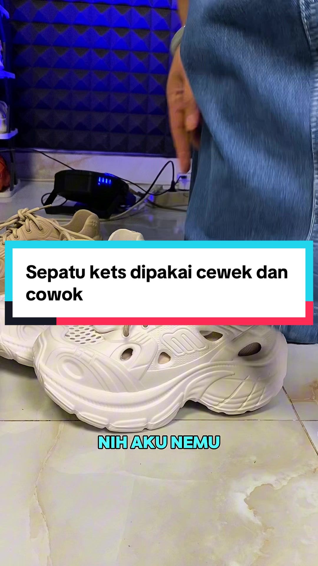 @LELI si paling TAS dan SANDAL