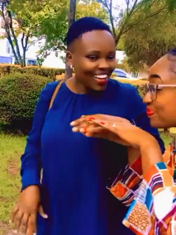 @Anita_backup (queen rhumba)2