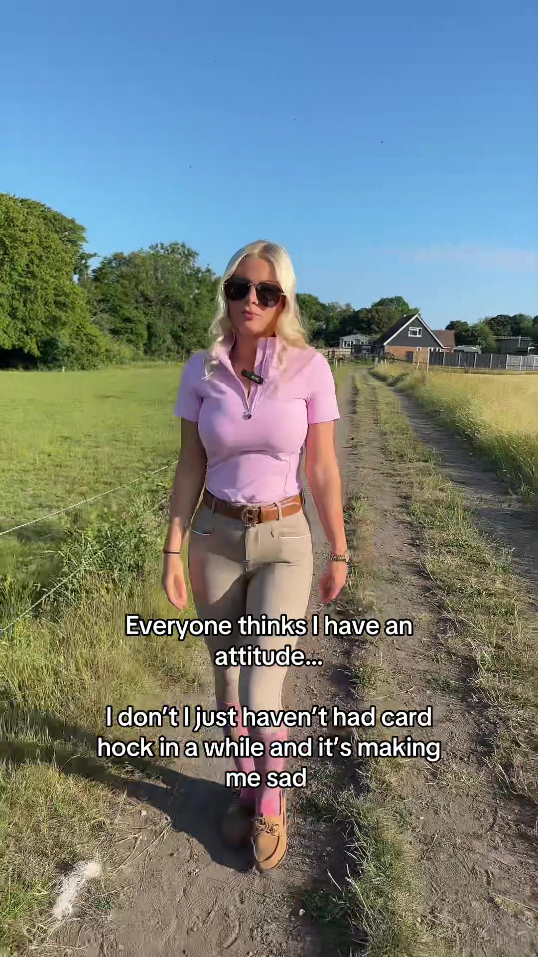 thatyoungblonde (@thatyoungblonde) - Urlebird