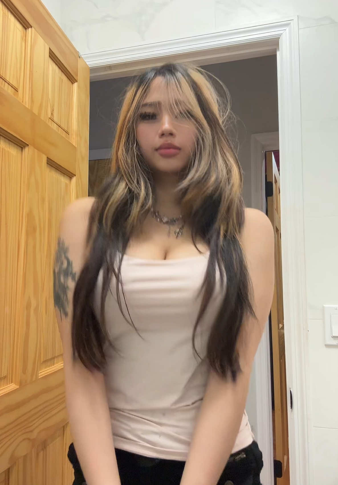 Annie Zheng (@cellow111) - Urlebird