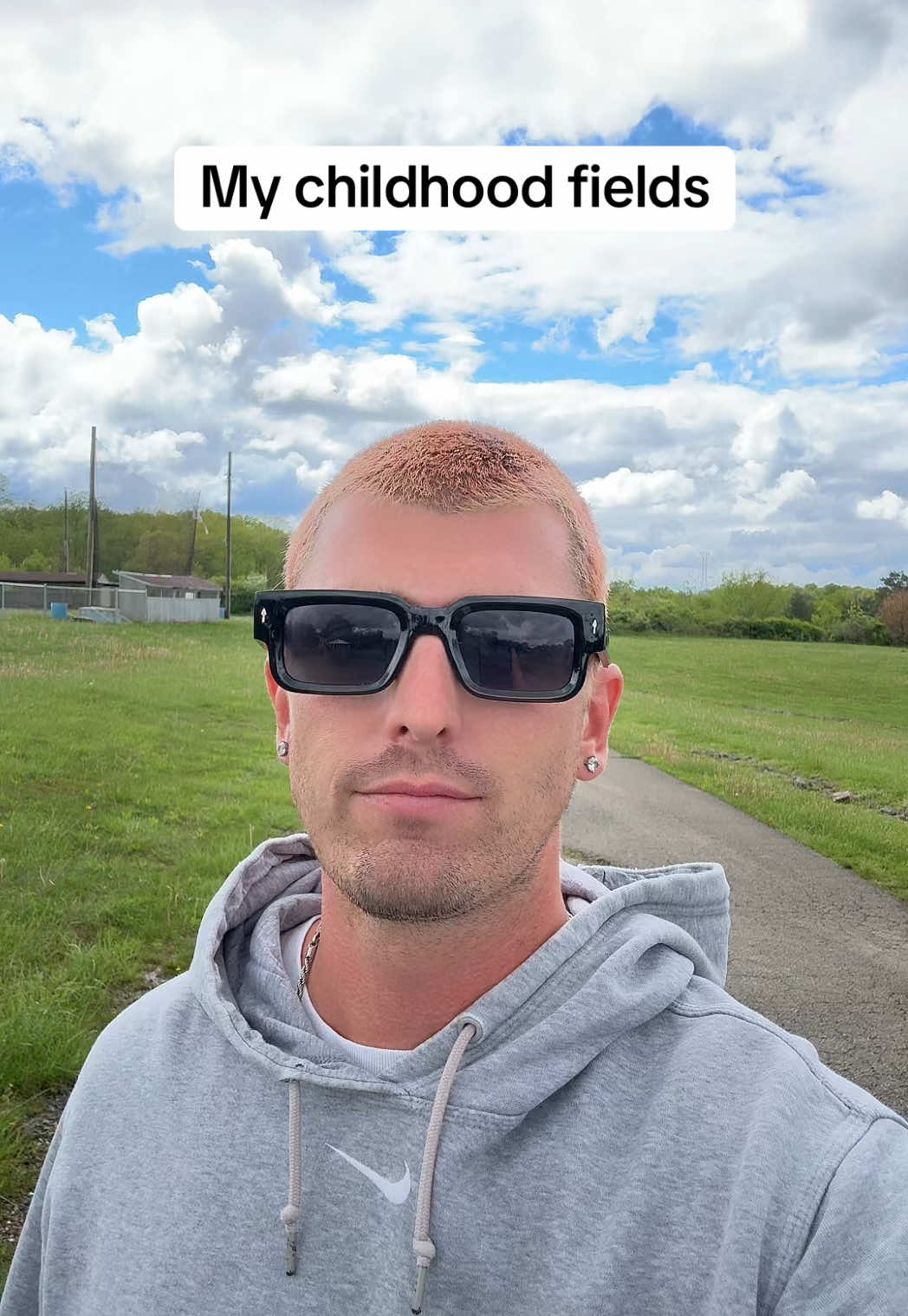 @TheGloveMagician