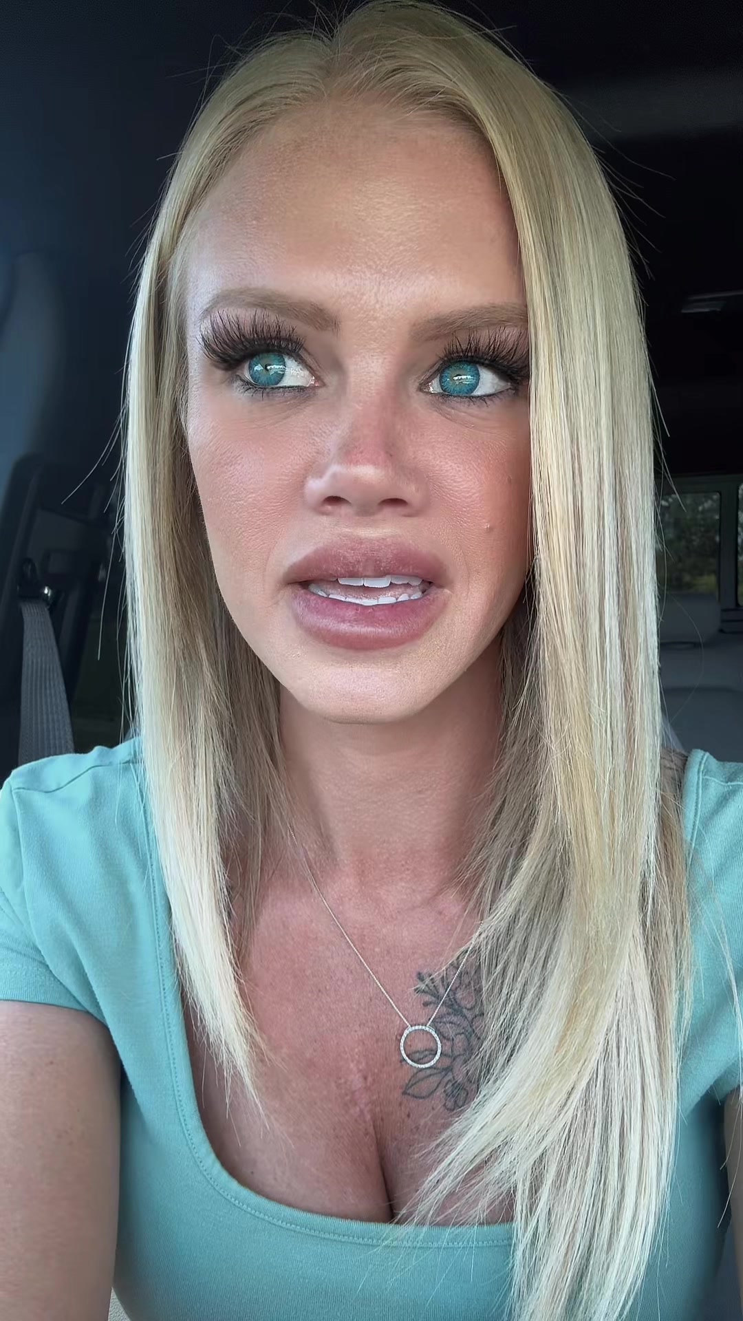 sapphire.onlyy (@sapphire.onlyy) - Urlebird