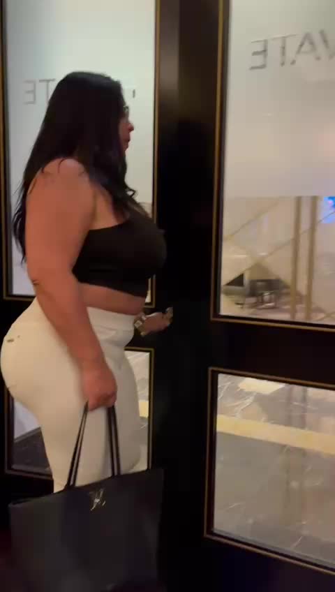 @Demi
