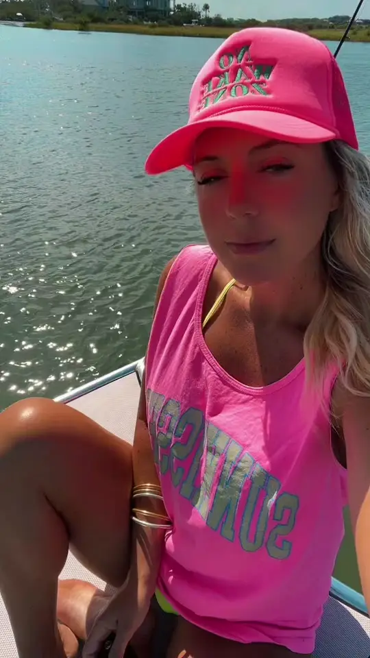 Chelsey Leigh (@thechelseyleigh) - Urlebird