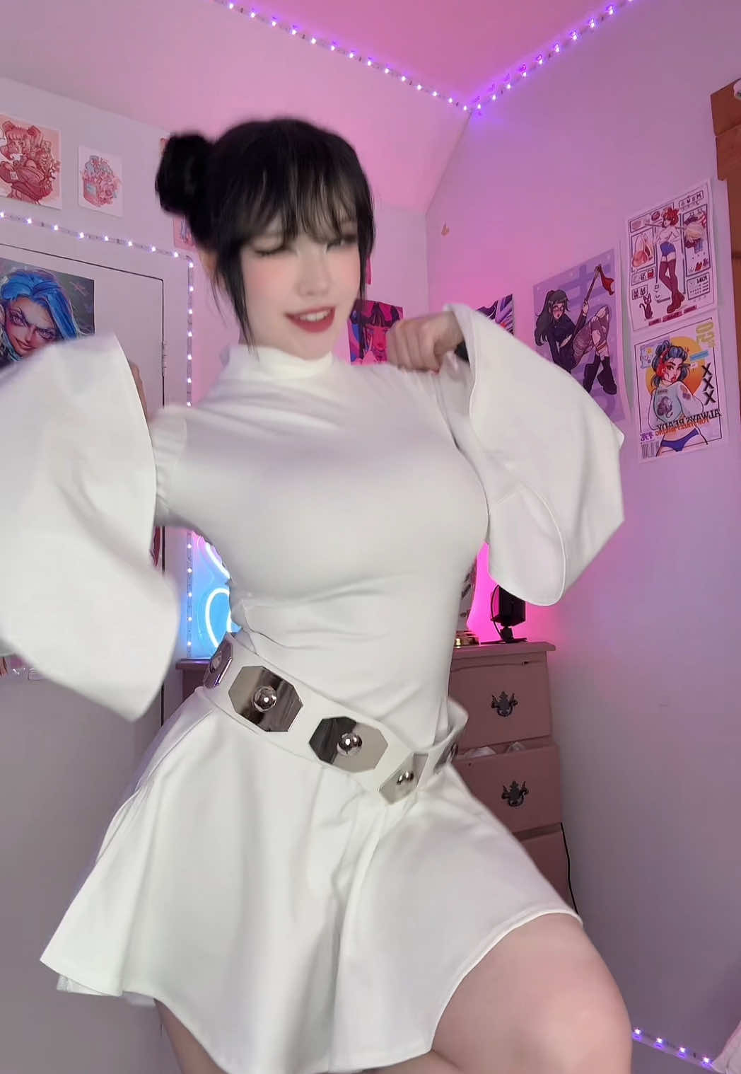 nixxii (@nivnixxi) - Urlebird