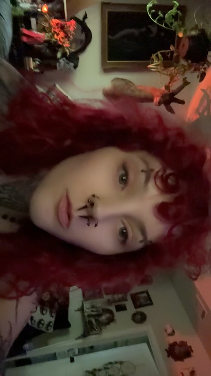 𖤐☠︎︎𝔏𝔢𝔵☠︎︎𖤐 (@goat__spitt02) - Urlebird