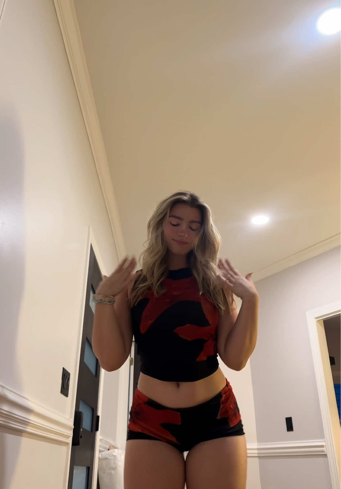 Carley (@carleycakeee) - Urlebird