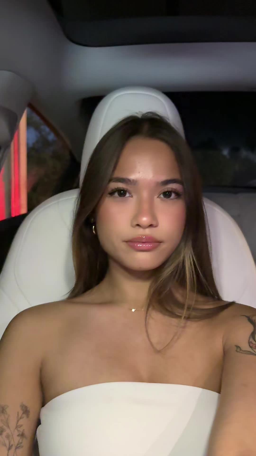 Nina (@ninagessler) - Urlebird