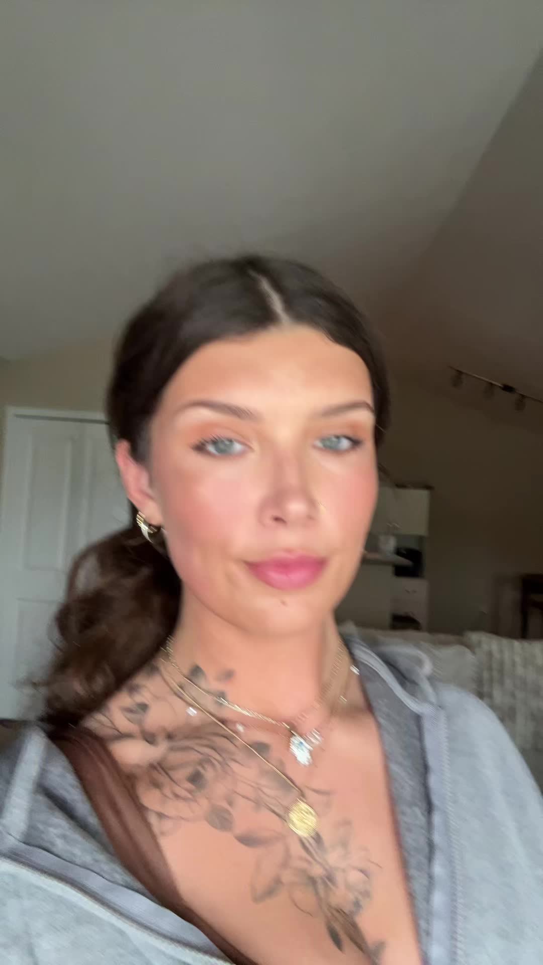 Miya (@miyaacacia) - Urlebird