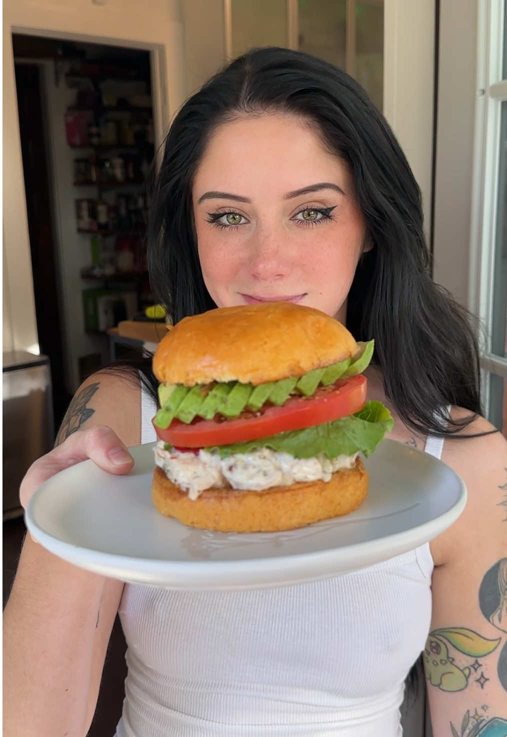 sandwichcutiecat (@sandwichcutiecat) - Urlebird