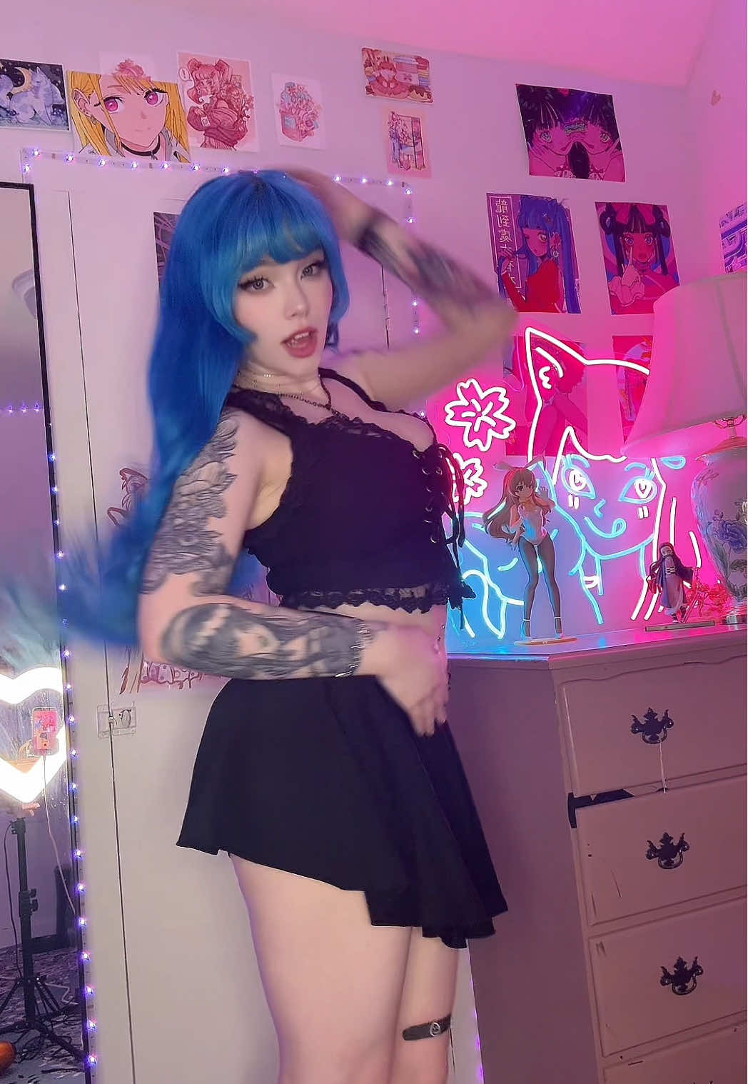 nixxii (@nivnixxi) - Urlebird