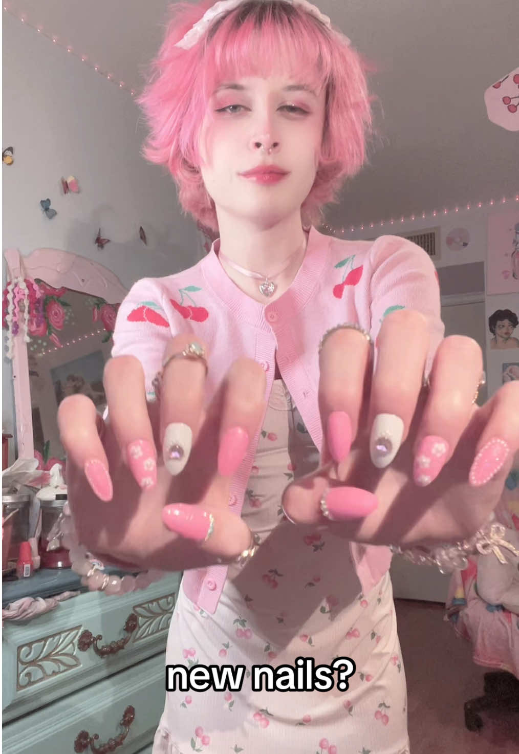 Kai ♡ (@strawbabyboy) - Urlebird