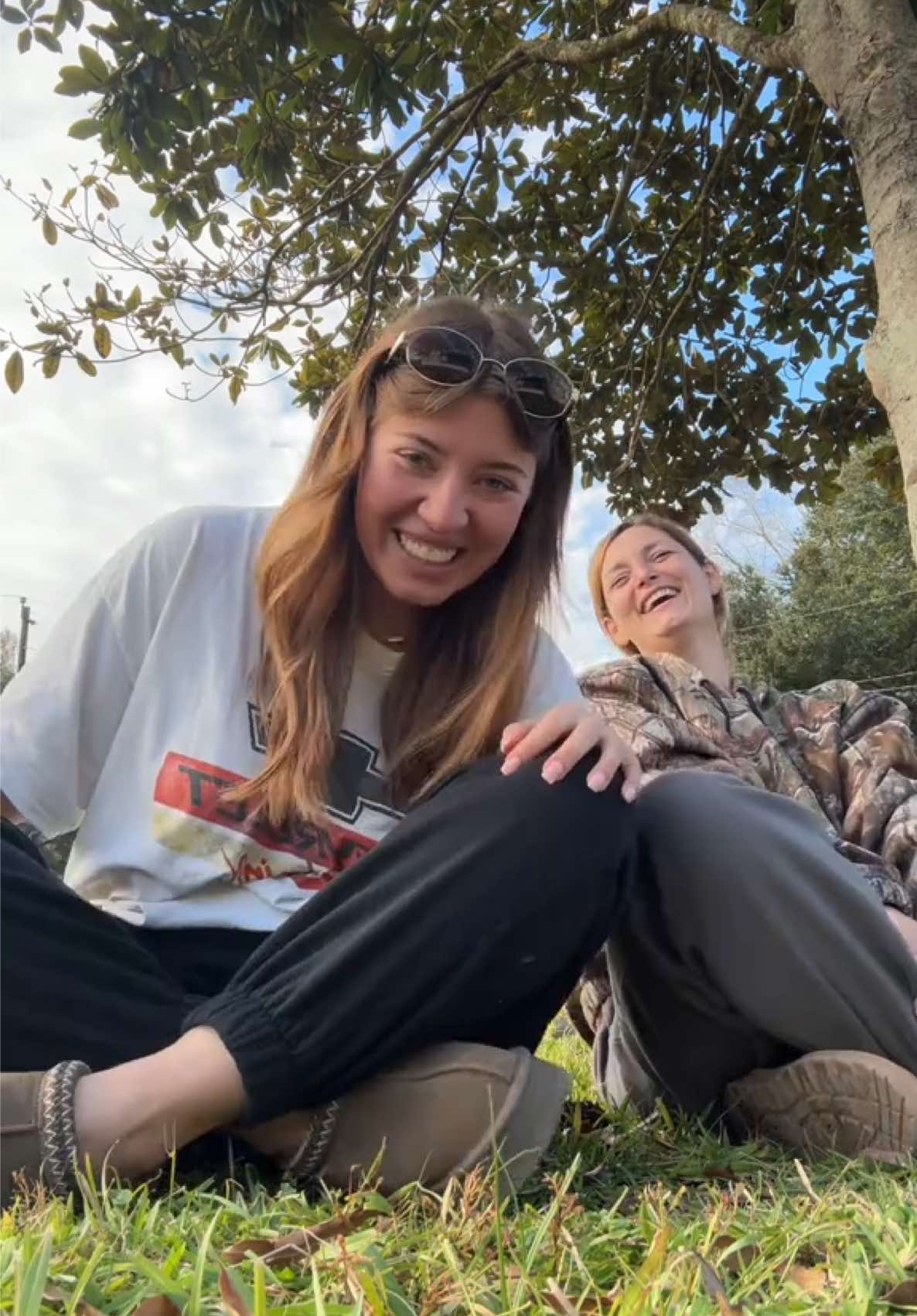 larajuicytv (@larajuicytv) - Urlebird