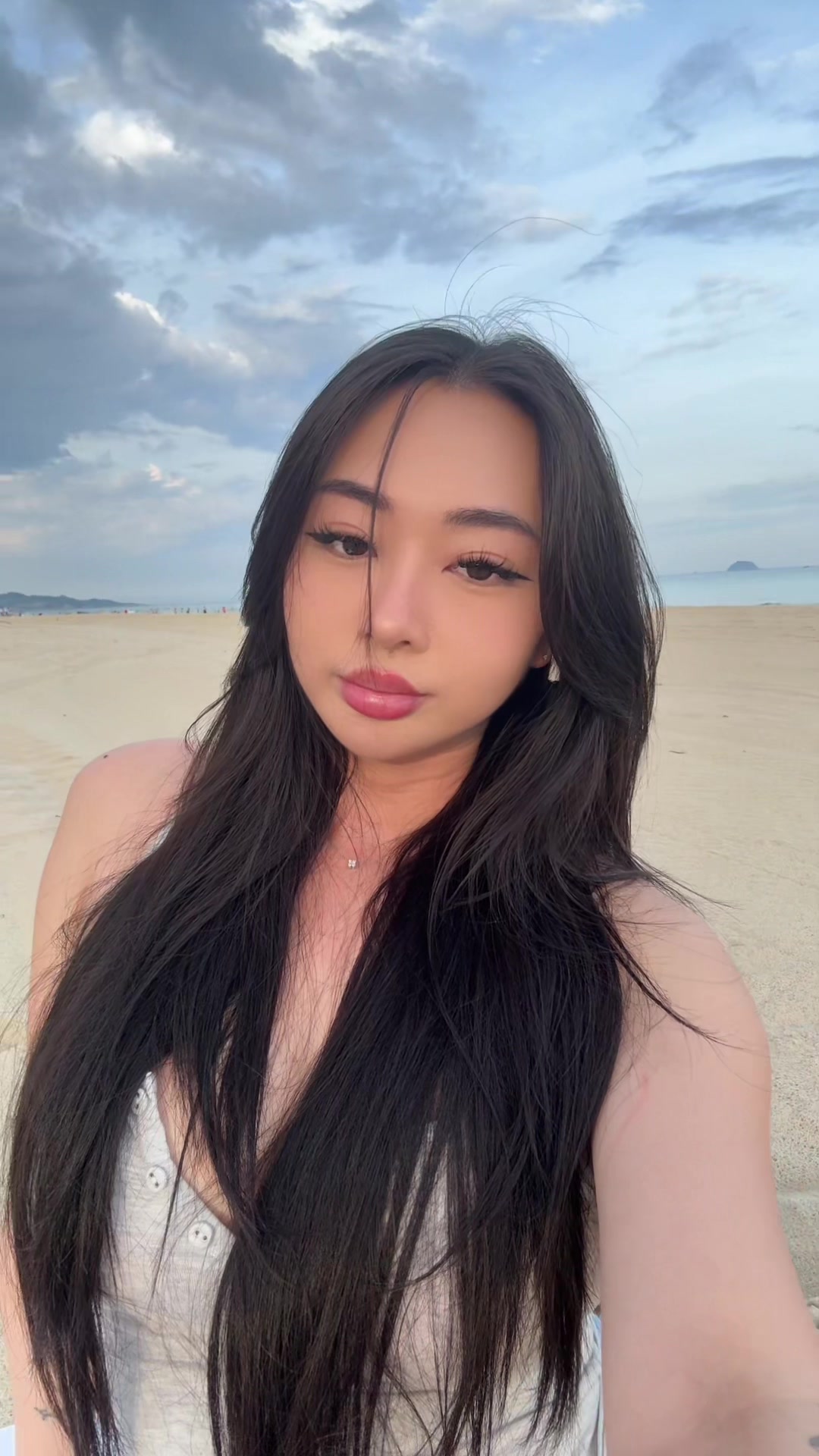 kimmy 🖤 (@nimkguyen) - Urlebird