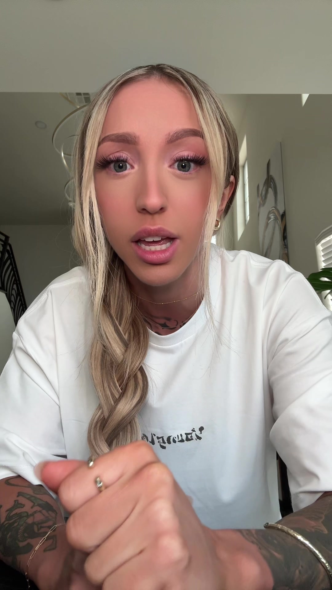 justpeechi (@justpeechitv) - Urlebird