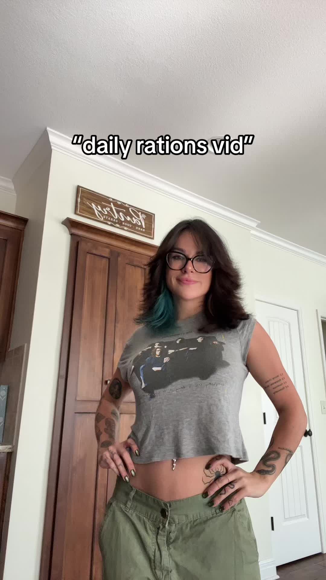 eli (@flashy.effy) - Urlebird