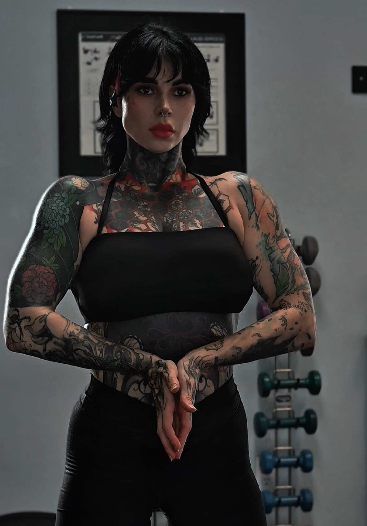 Bee (@beezzgarden) - Urlebird