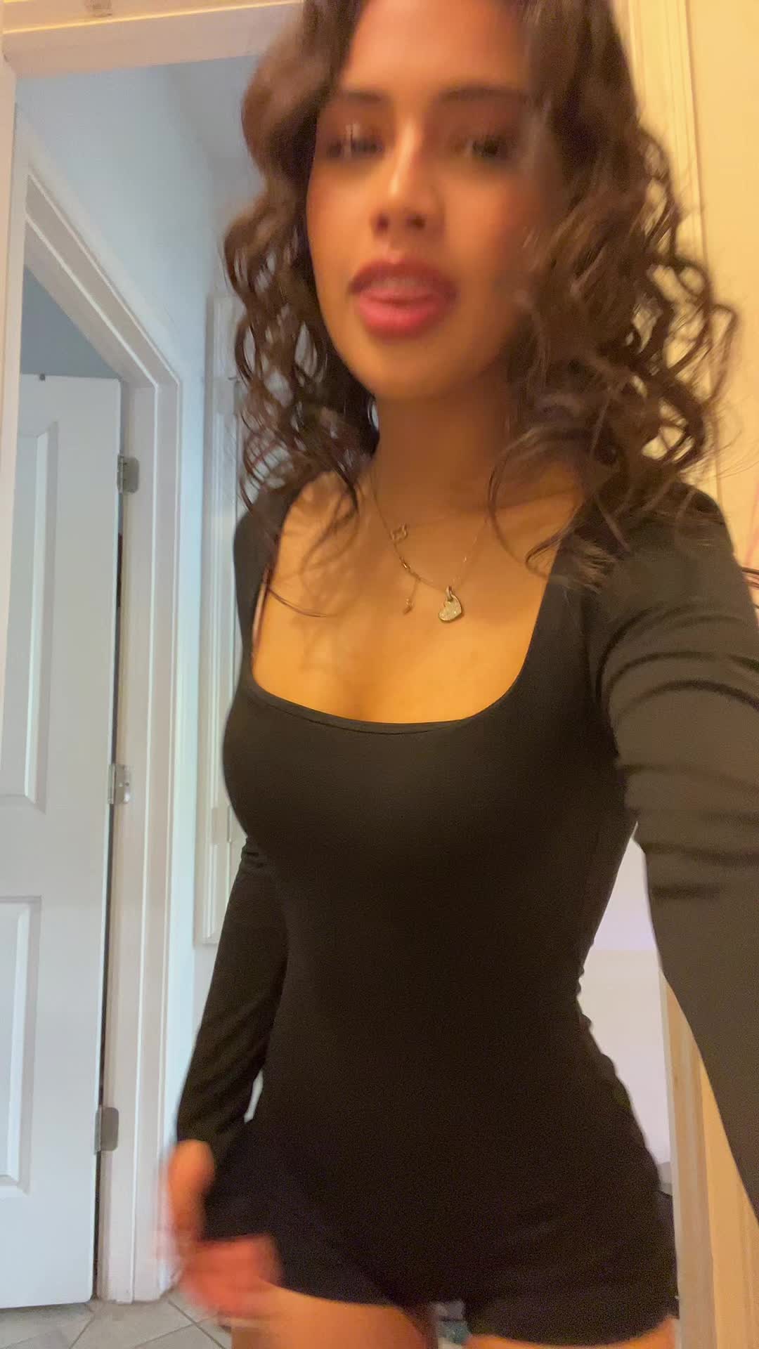 Victoria Jaimes (@victoriajaiimes) - Urlebird