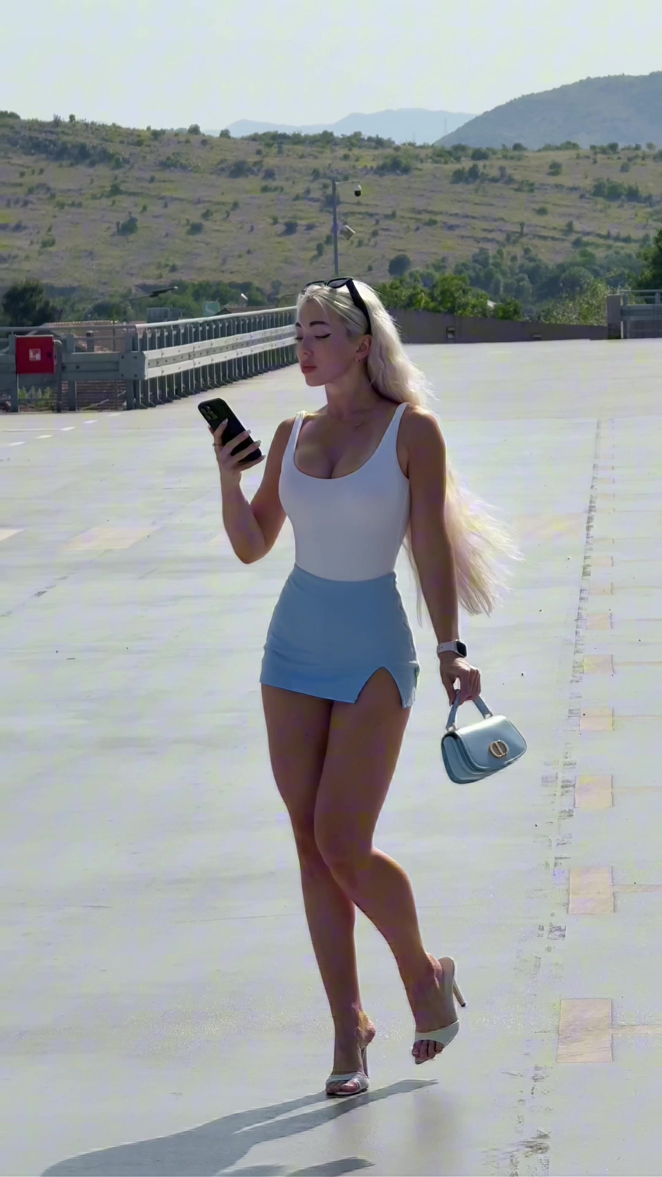 christi.walks (@christi.walks) - Urlebird