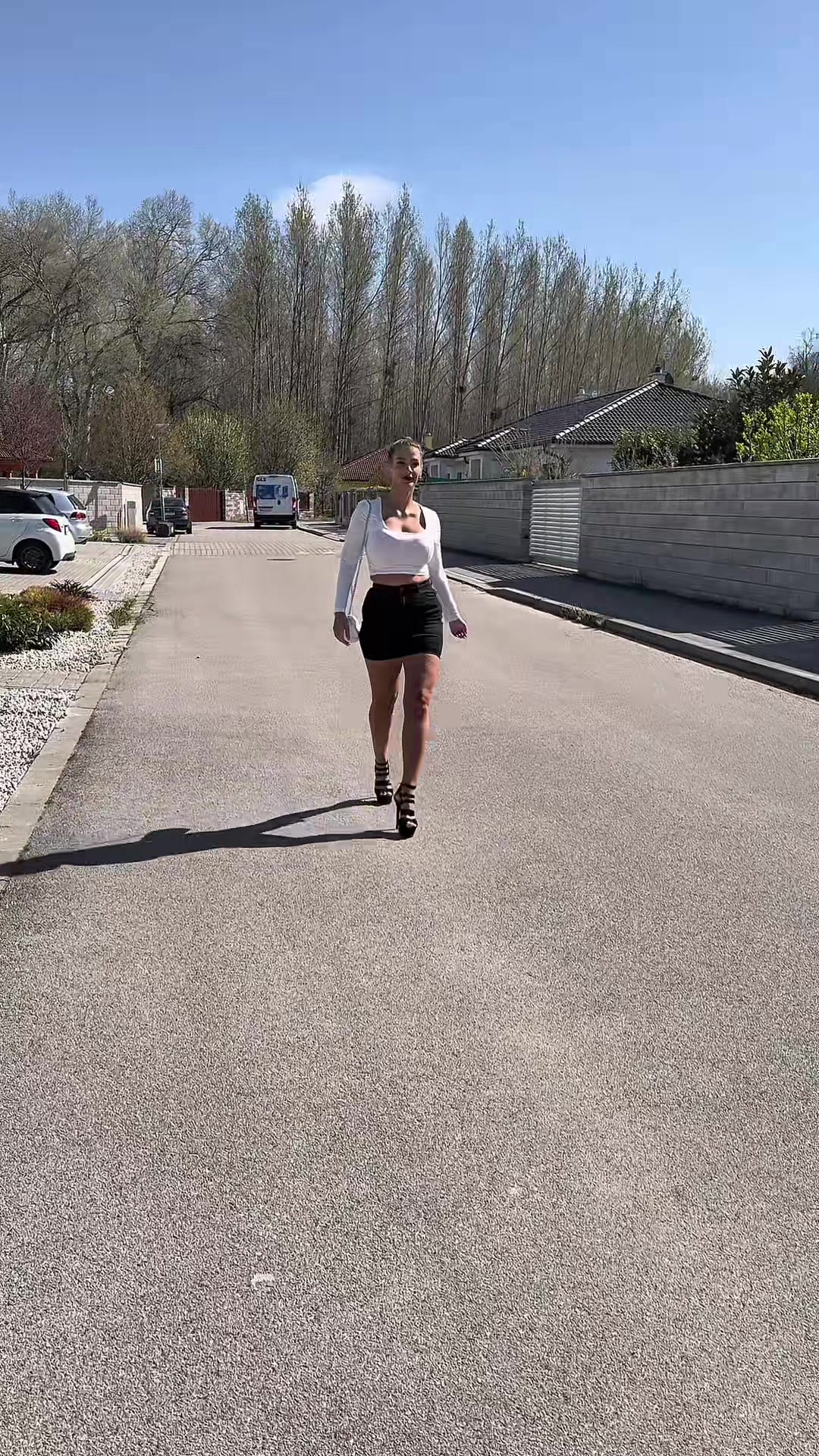 Zoe Hill (@zoexhill) - Urlebird