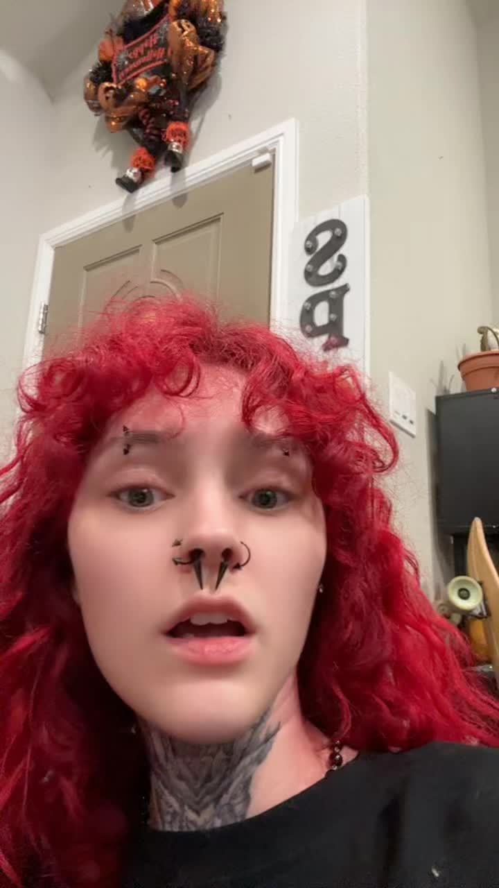 𖤐☠︎︎𝔏𝔢𝔵☠︎︎𖤐 (@goat__spitt02) - Urlebird