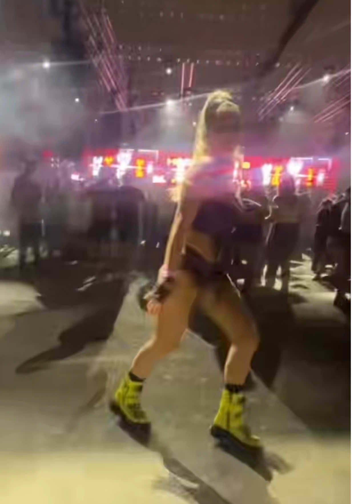 TAYLOR MCTEAGUE ♡ (@tmick___) - Urlebird