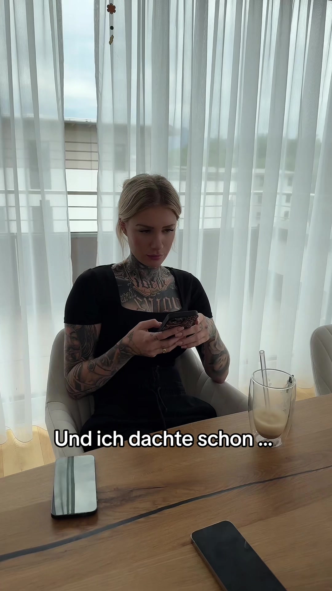 vanessa.libertee (@vanessa__liberte0) - Urlebird