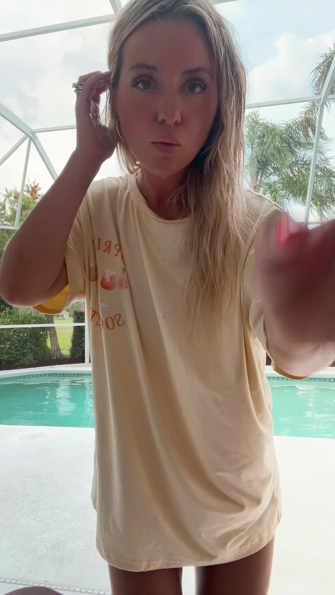 Chelsey Leigh (@thechelseyleigh) - Urlebird