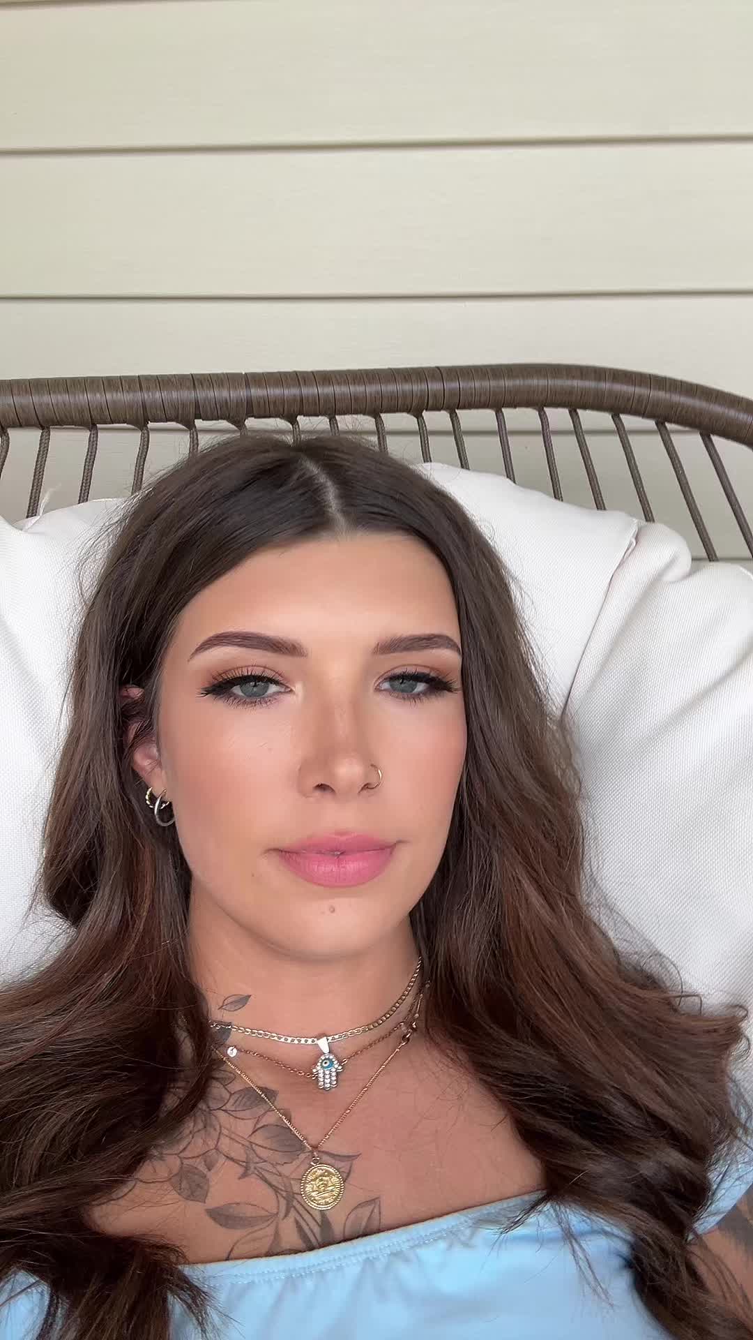 Miya (@miyaacacia) - Urlebird