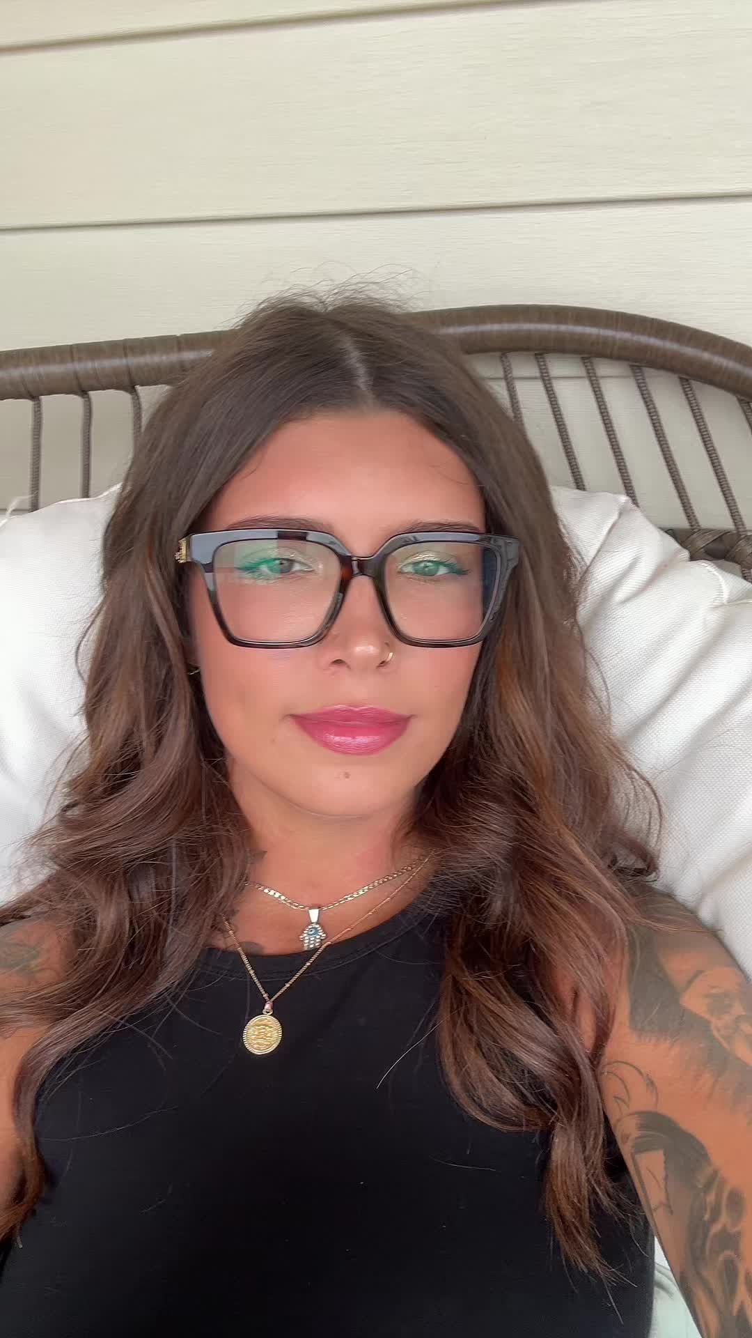 Miya (@miyaacacia) - Urlebird