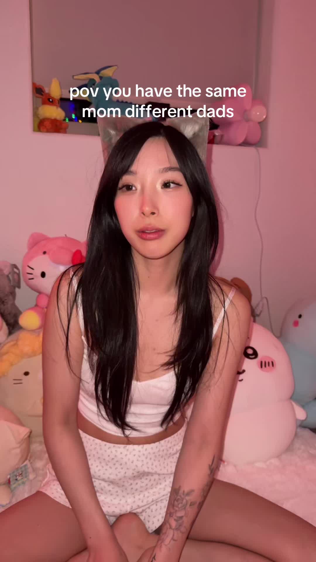 Elle Lee (@elleleeofficial) - Urlebird