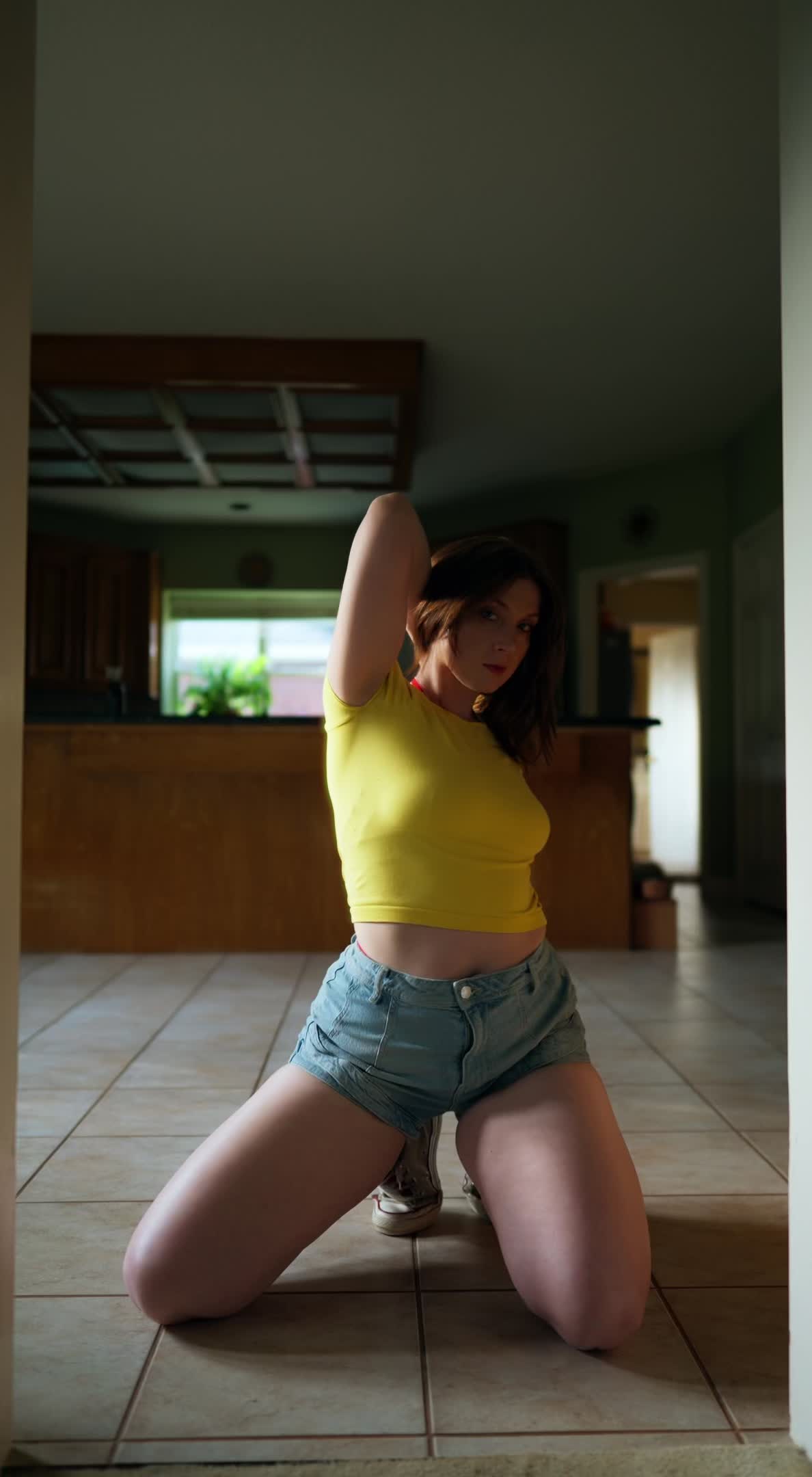 Kari (@musemered) - Urlebird