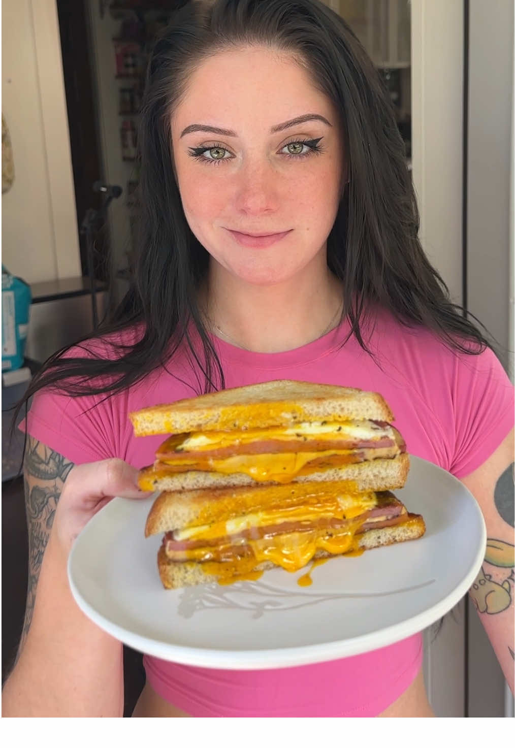 sandwichcutiecat (@sandwichcutiecat) - Urlebird