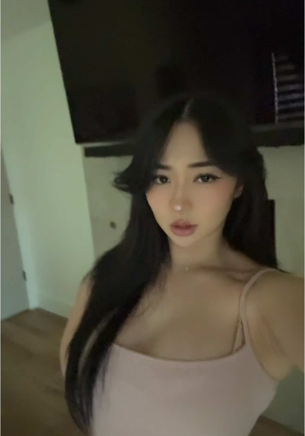 kimmy 🖤 (@nimkguyen) - Urlebird