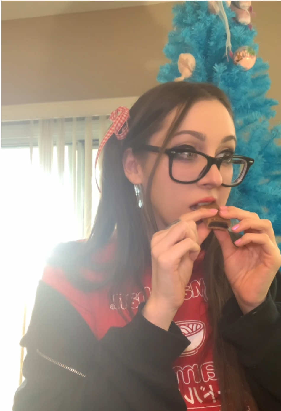 Luna C. Kitsuen (@lunackitsuen) - Urlebird