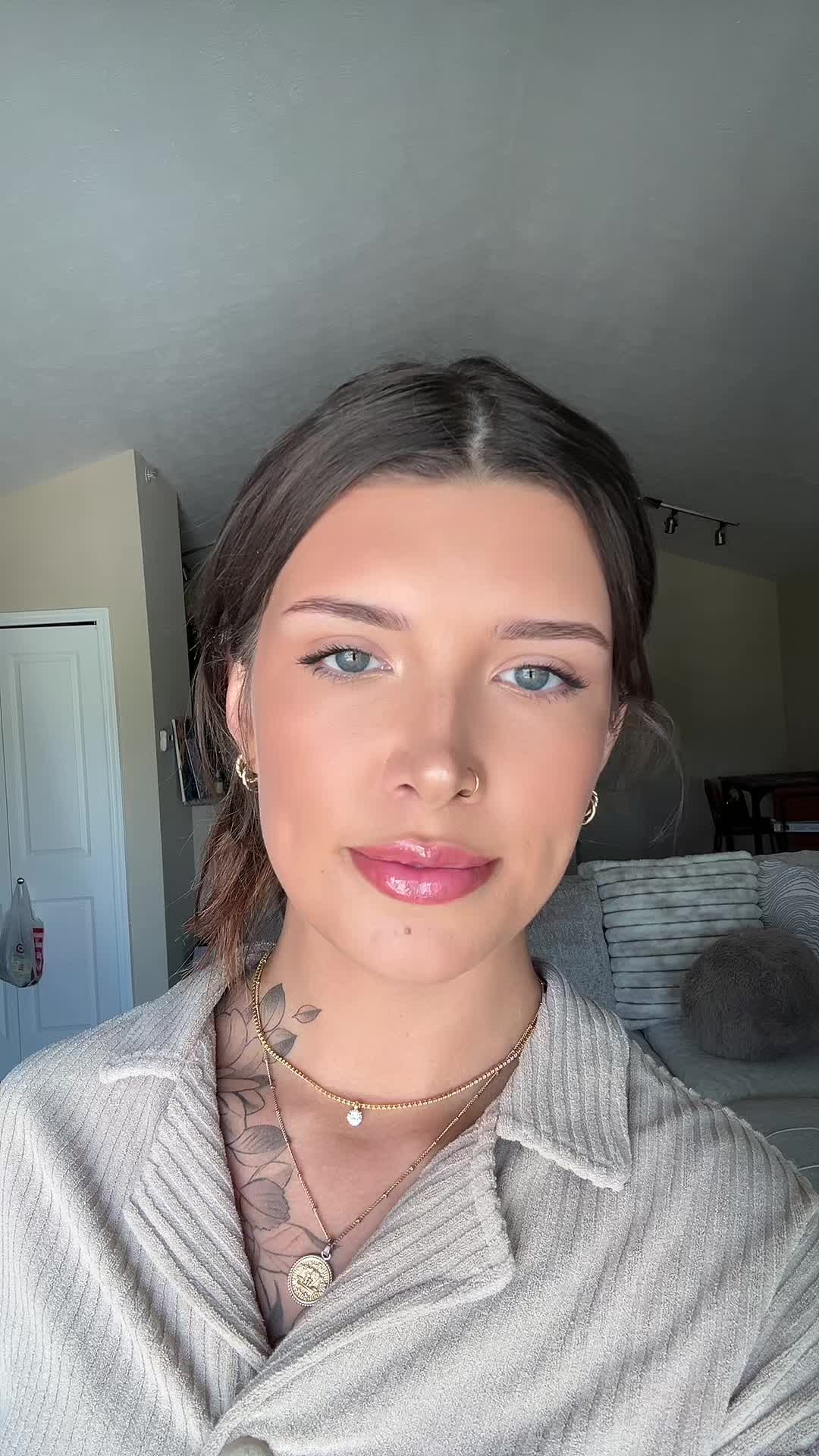 Miya (@miyaacacia) - Urlebird