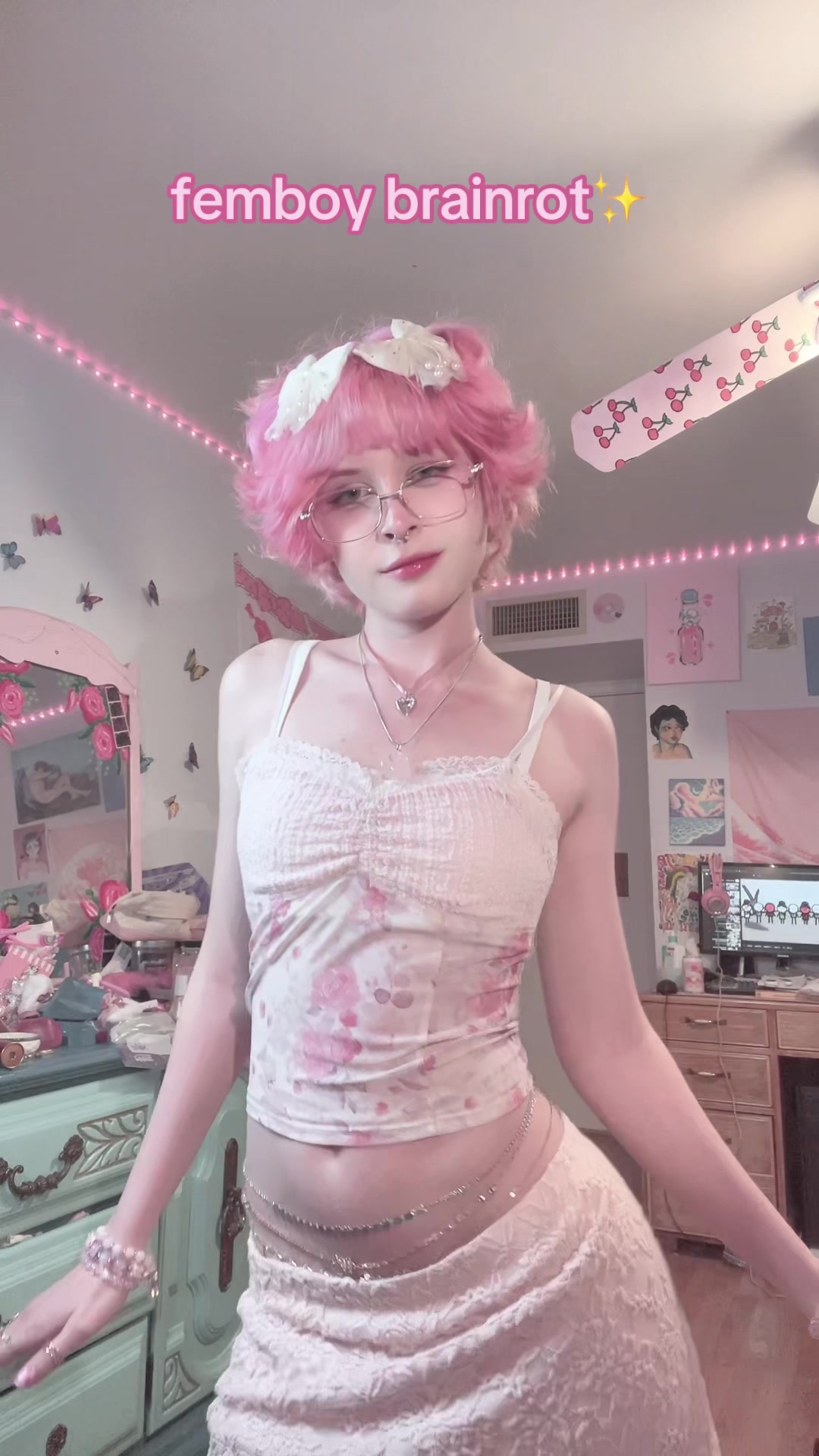 Kai ♡ (@strawbabyboy) - Urlebird