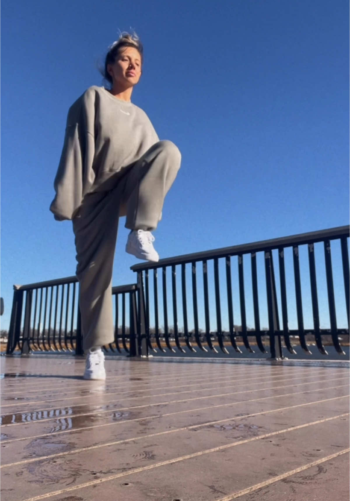 TAYLOR MCTEAGUE ♡ (@tmick___) - Urlebird