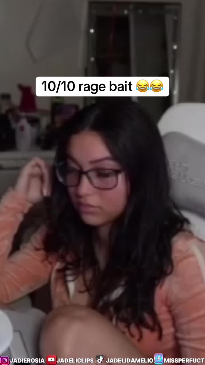 Jadeli Rosa (@jadierosaclips) - Urlebird