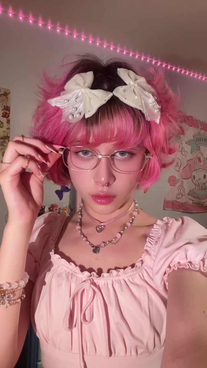 Kai ♡ (@strawbabyboy) - Urlebird