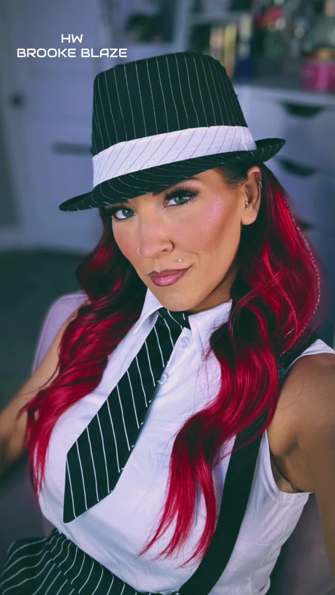Brooke Blaze ( brooke_blaze) Urlebird