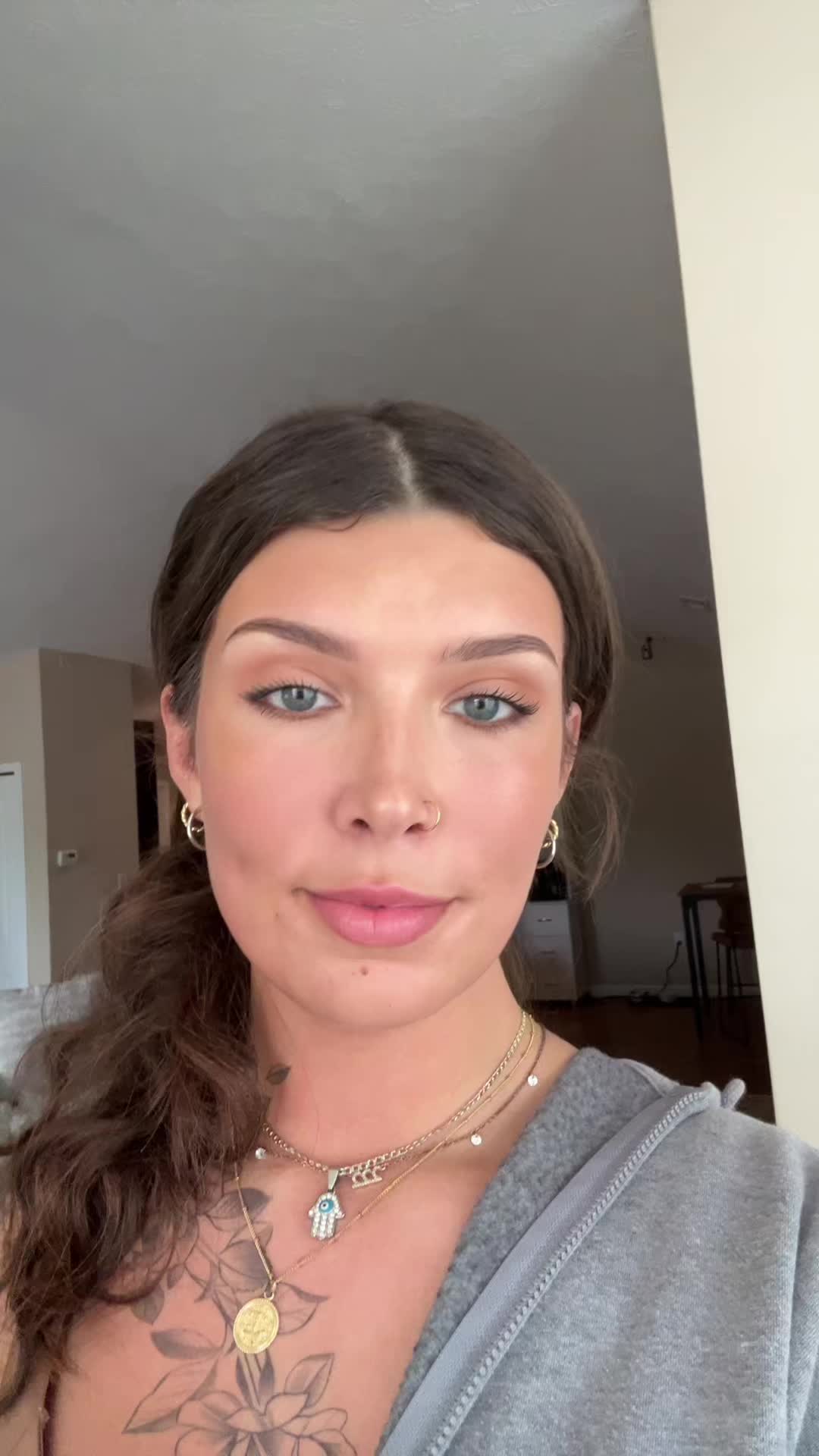 Miya (@miyaacacia) - Urlebird