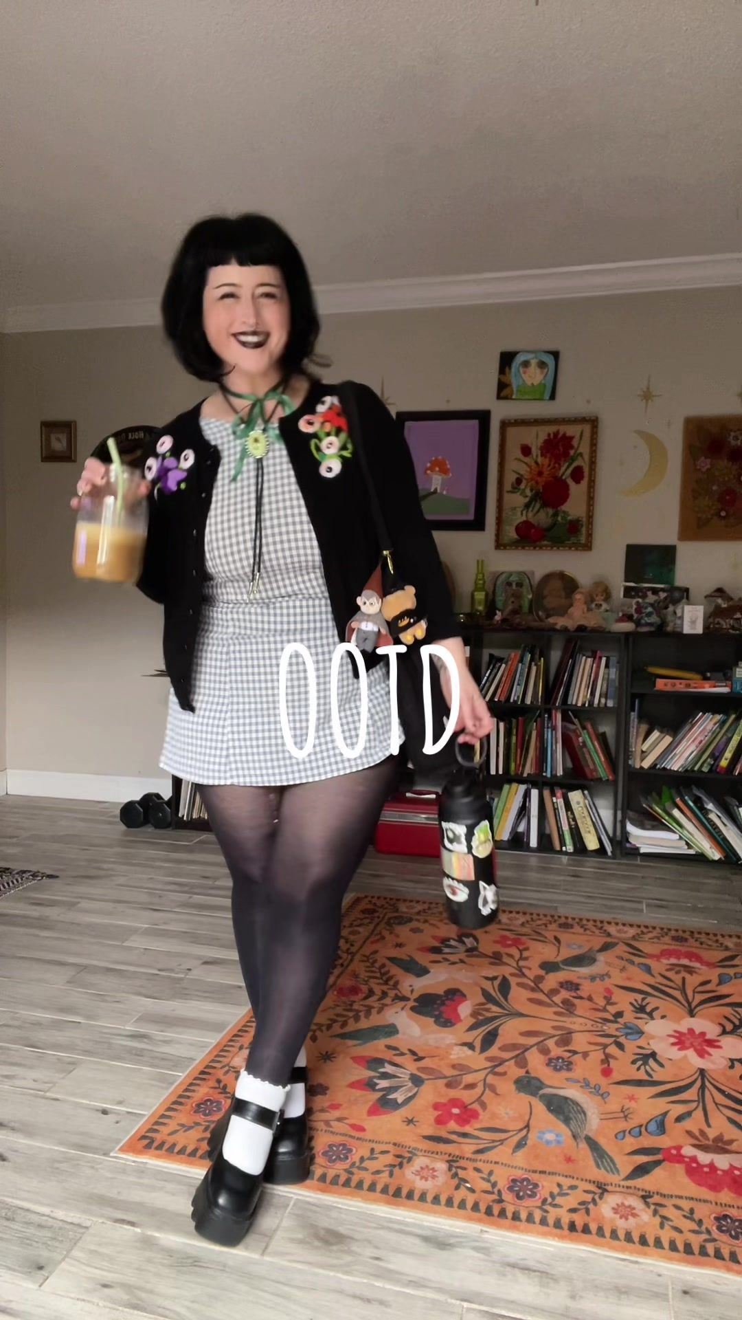 Did u seee?? 🖤👀 | Little Pony Wife (@littleponywifey)