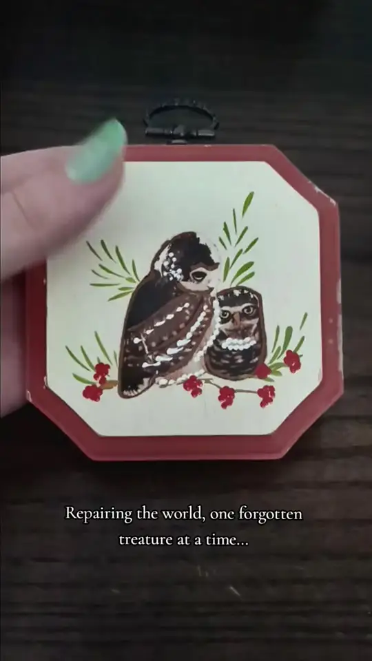 Hazel Hellebore (@hazelhellebore) - Urlebird