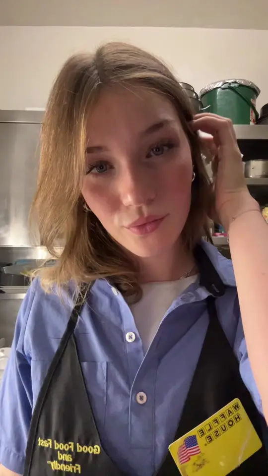 Kelly ( blondekelly.tylr) Urlebird