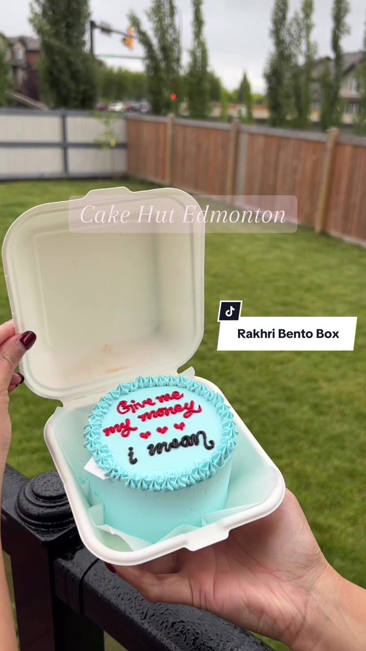 @TheCakeHut