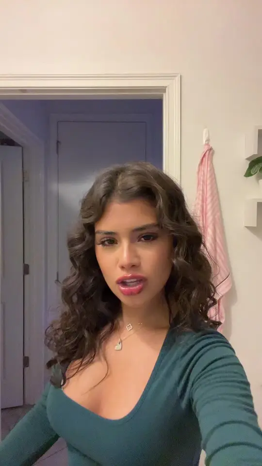 Victoria Jaimes (@victoriajaiimes) - Urlebird